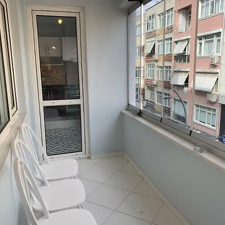 Bakirkoy Suites On Boulevard 4+1 アパート *